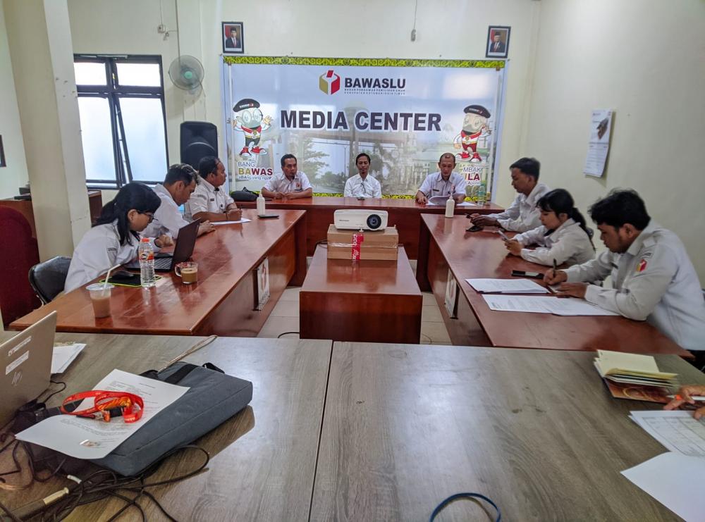 Awali Tahun 2023, Bawaslu Kotim Laksanakan Rapat Internal Perihal Pengawasan Tahapan Pencalonan DPD untuk Pemilu 2024