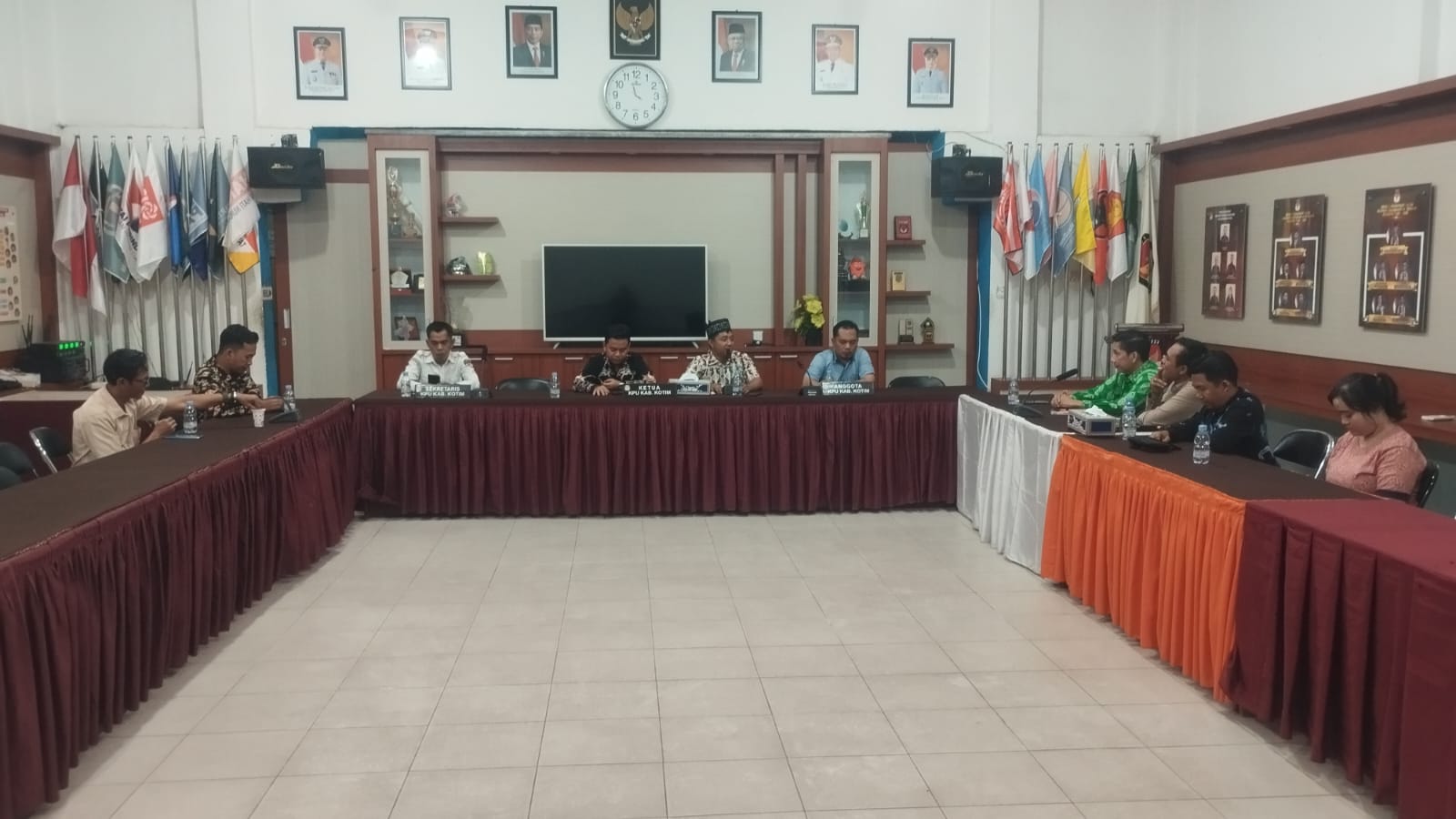 Tingkatkan Sinergi Antara Jajaran Penyelenggara Pemilu Tingkat Kabupaten, Bawaslu Kotim Kunjungan Kerja ke KPU Kotim