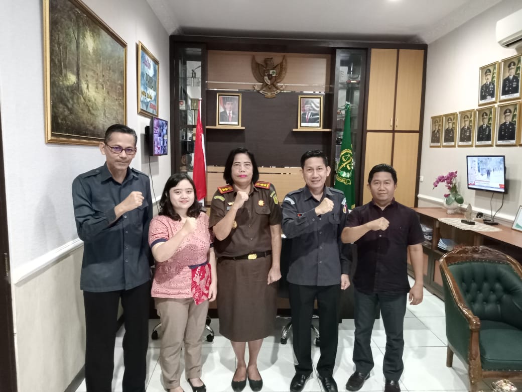 PERKUAT SINERGITAS, BAWASLU KOTIM KUNJUNGAN KERJA KE KEJARI KOTIM