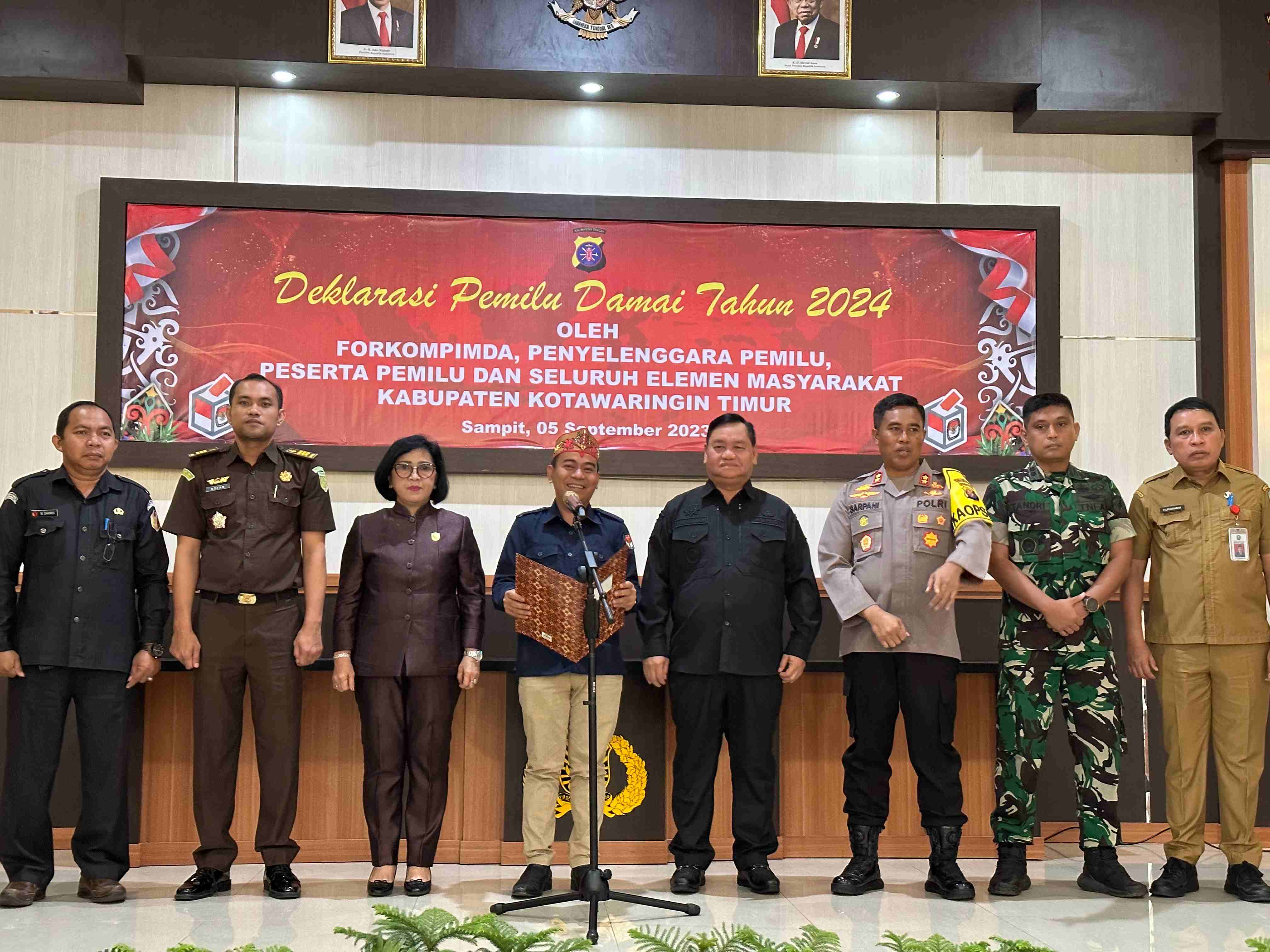 WUJUDKAN PEMILU DAMAI 2024, BAWASLU KOTIM TURUT IKUT BERKOMITMEN  DALAM MENSUKSESKANNYA