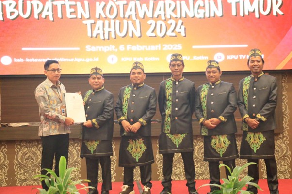 AWASI LANGSUNG RAPAT PLENO TERBUKA PENETAPAN PASLON BUPATI DAN WABUP KOTIM TAHUN 2024