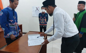 Bawaslu Kotim Lantik PAW Panwaslu Kecamatan Mentaya Hilir Selatan