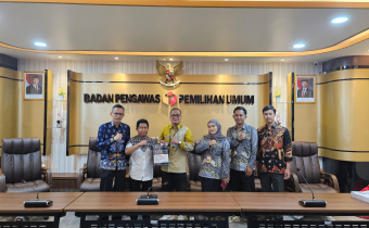 Penyerahan Laporan Layanan Informasi Publik (LIP) Tahun 2024